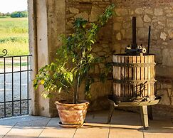 Oleandri Apartment With one Bedroom and one Bathroom on the Ground Flo