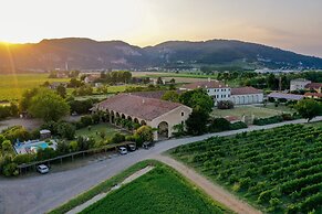 Vigneti Apartment With two Bedrooms and one Bathroom on the Second Flo