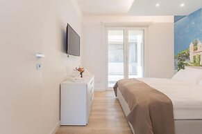 Valarin Como Luxory Apartment Wellness