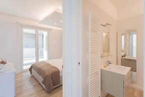 Valarin Como Luxory Apartment Wellness