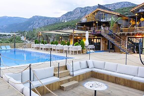 The Luxury Shelters
