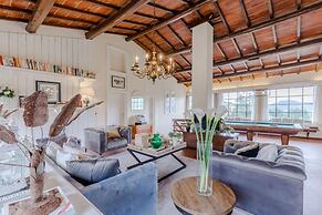 Villa Elizabeth an Hill Retreat