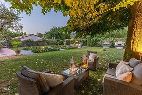 Villa Elizabeth an Hill Retreat