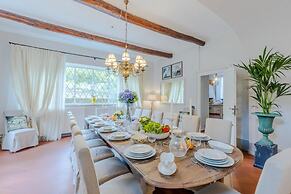 Villa Elizabeth an Hill Retreat