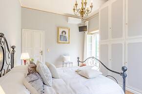 Villa Elizabeth an Hill Retreat