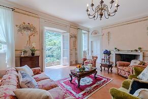 Villa Elizabeth an Hill Retreat