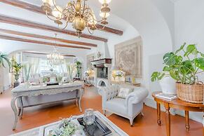 Villa Elizabeth an Hill Retreat