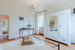 Villa Elizabeth an Hill Retreat