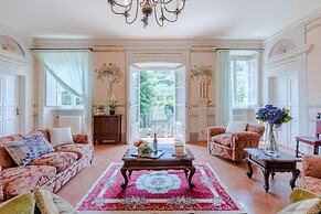 Villa Elizabeth an Hill Retreat