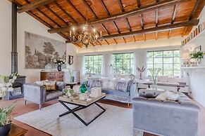 Villa Elizabeth an Hill Retreat