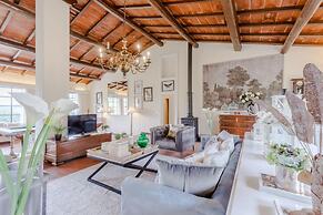 Villa Elizabeth an Hill Retreat