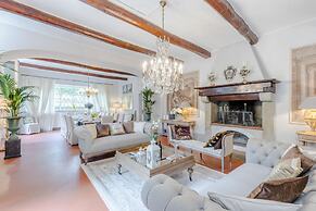 Villa Elizabeth an Hill Retreat