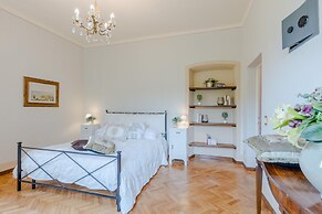 Villa Elizabeth an Hill Retreat