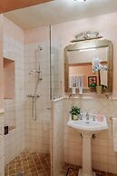 Casa Kathy in Lucca With 2 Bedrooms and 1 Bathrooms