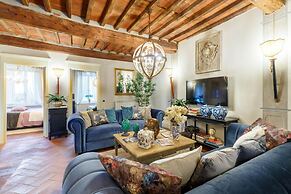 Casa Kathy in Lucca With 2 Bedrooms and 1 Bathrooms