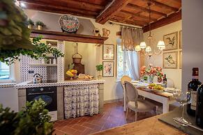 Casa Kathy in Lucca With 2 Bedrooms and 1 Bathrooms