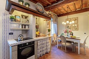 Casa Kathy in Lucca With 2 Bedrooms and 1 Bathrooms