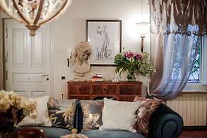 Casa Kathy in Lucca With 2 Bedrooms and 1 Bathrooms