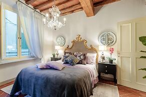 Casa Kathy in Lucca With 2 Bedrooms and 1 Bathrooms