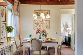Casa Kathy in Lucca With 2 Bedrooms and 1 Bathrooms