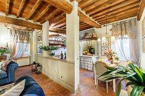 Casa Kathy in Lucca With 2 Bedrooms and 1 Bathrooms