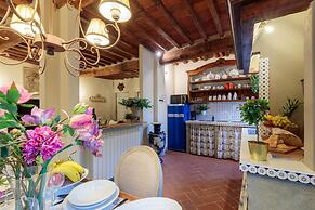 Casa Kathy in Lucca With 2 Bedrooms and 1 Bathrooms