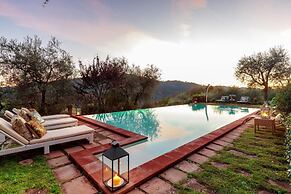 Villa Gufo in Lucca With 5 Bedrooms and 4 Bathrooms