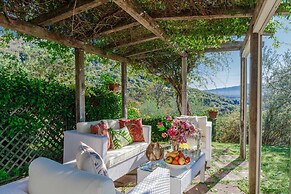 Villa Gufo in Lucca With 5 Bedrooms and 4 Bathrooms