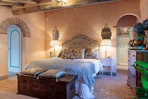 Villa Gufo in Lucca With 5 Bedrooms and 4 Bathrooms