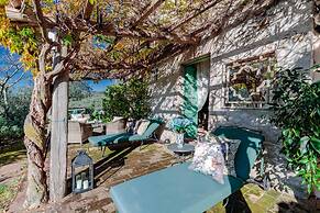 Villa Gufo in Lucca With 5 Bedrooms and 4 Bathrooms