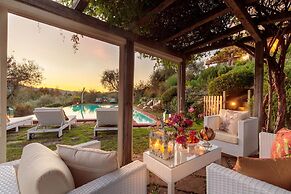 Villa Gufo in Lucca With 5 Bedrooms and 4 Bathrooms