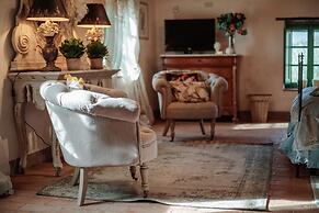 Villa Gufo in Lucca With 5 Bedrooms and 4 Bathrooms