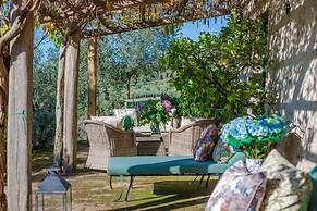 Villa Gufo in Lucca With 5 Bedrooms and 4 Bathrooms