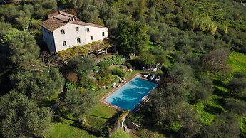 Villa Gufo in Lucca With 5 Bedrooms and 4 Bathrooms