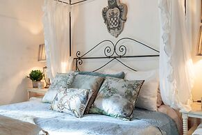 Villa Gufo in Lucca With 5 Bedrooms and 4 Bathrooms