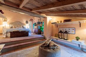 Villa Gufo in Lucca With 5 Bedrooms and 4 Bathrooms