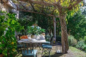 Villa Gufo in Lucca With 5 Bedrooms and 4 Bathrooms