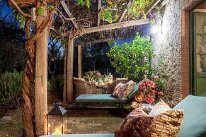 Villa Gufo in Lucca With 5 Bedrooms and 4 Bathrooms