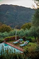 Villa Gufo in Lucca With 5 Bedrooms and 4 Bathrooms