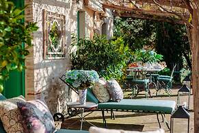 Villa Gufo in Lucca With 5 Bedrooms and 4 Bathrooms