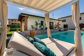 The Luxury Beach Villa