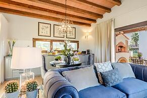 The Luxury Beach Villa