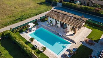 The Luxury Beach Villa