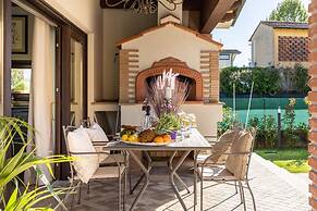 The Luxury Beach Villa