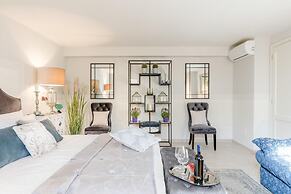 The Luxury Beach Villa