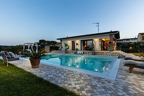 The Luxury Beach Villa