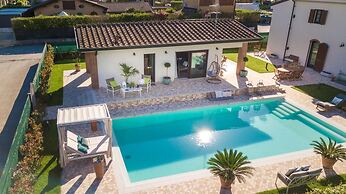 The Luxury Beach Villa