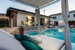 The Luxury Beach Villa