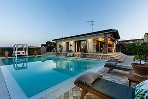 The Luxury Beach Villa