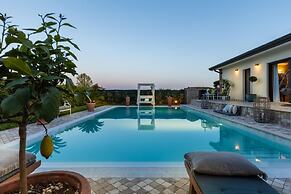 The Luxury Beach Villa